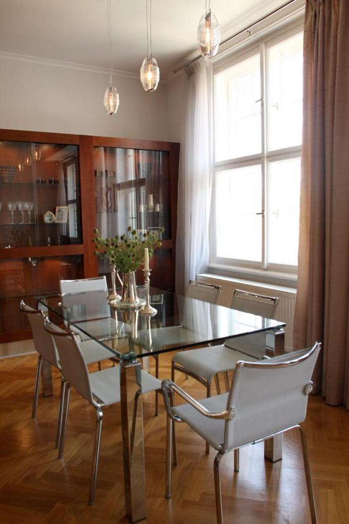 Spacious Elegance In The Heart Of Old Town Прага Экстерьер фото
