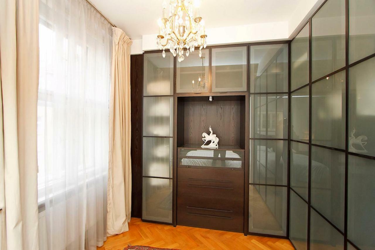 Spacious Elegance In The Heart Of Old Town Прага Экстерьер фото