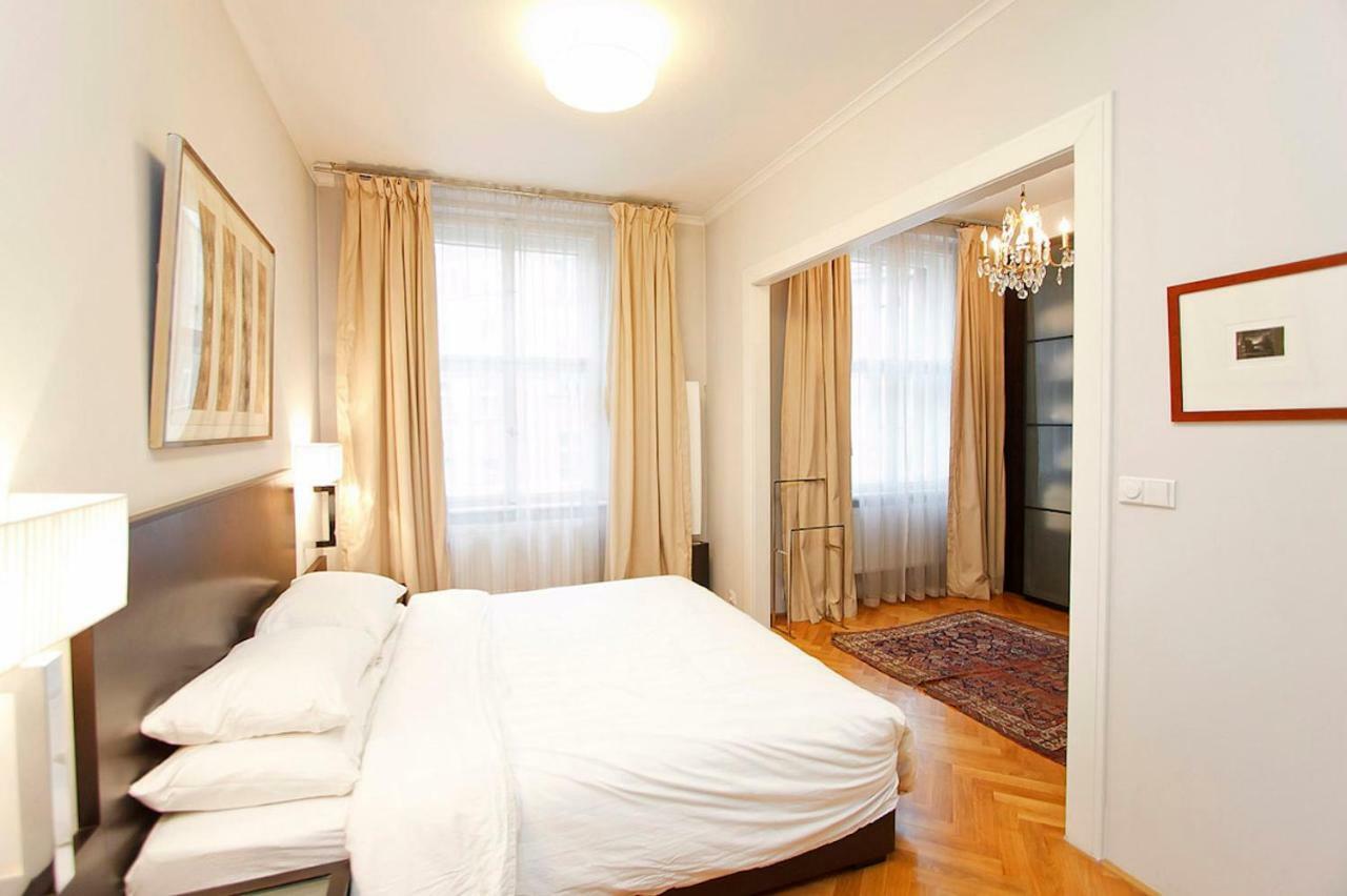 Spacious Elegance In The Heart Of Old Town Прага Экстерьер фото